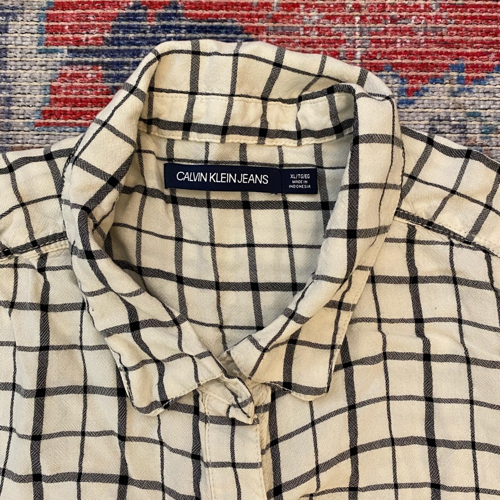 Boxy button down - Picture 3 of 3